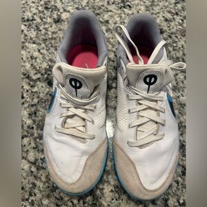 Girls Tempo NIKE SIZE 2.5 Indoor Soccer Shoes